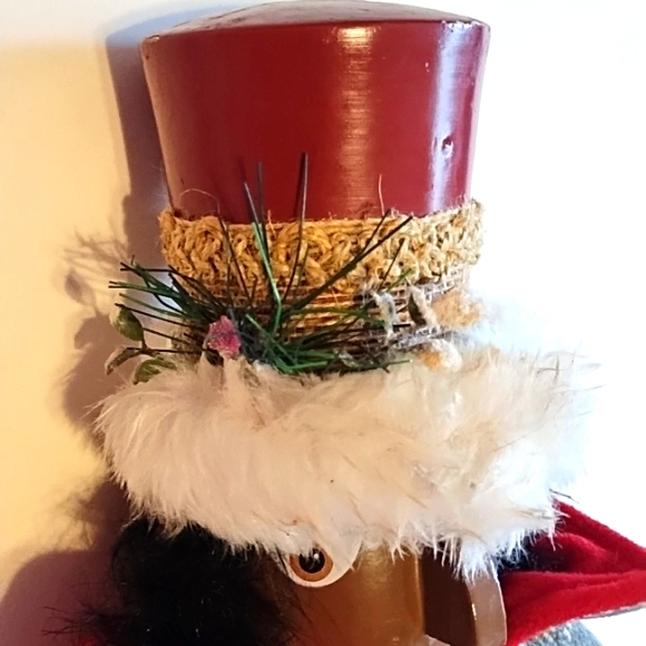 Holiday Living Nutcracker 21.5 inches - Picture 9 of 16